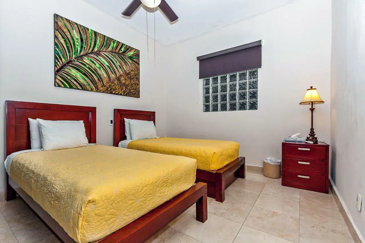 Penthouse Surf 408 - Beachfront Stunning Oceanview - At El Faro Condos Плая-дель-Кармен